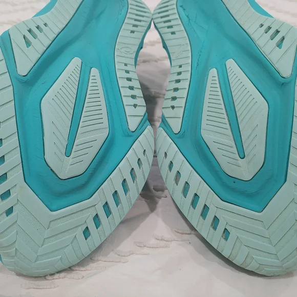 ASICS Novablast 5 Men's Size 12 Excellent Condition - Picture 13 of 14